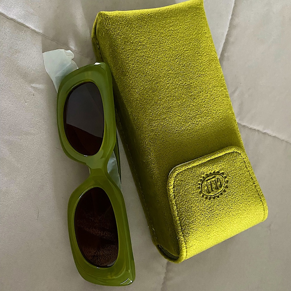 Never Worn Sunglasses